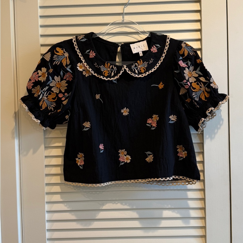 Embroidered puff sleeve cropped top from Mabel